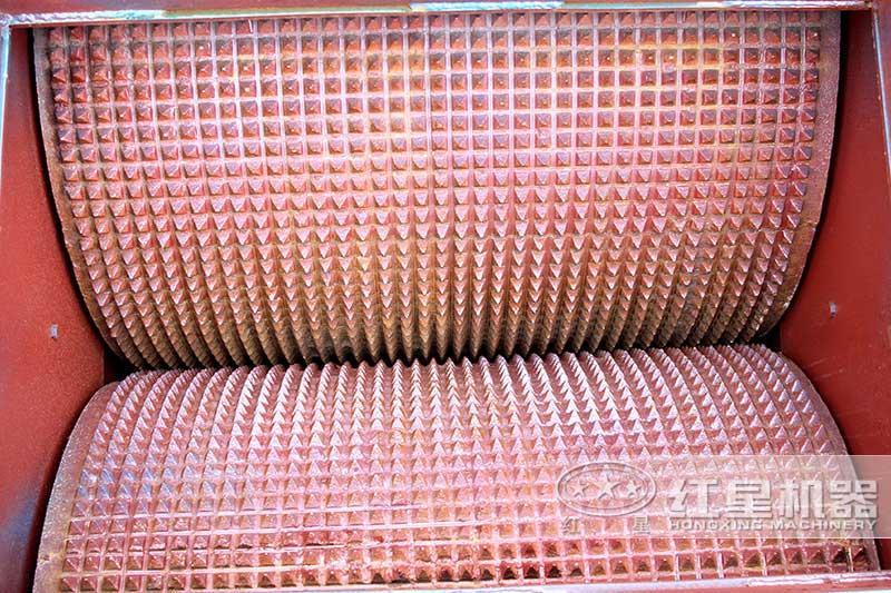 對輥破碎機輥皮耐用，幾乎沒有易損件