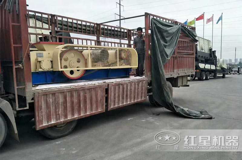 小型對輥制砂機發(fā)貨 小型對輥制砂機發(fā)貨