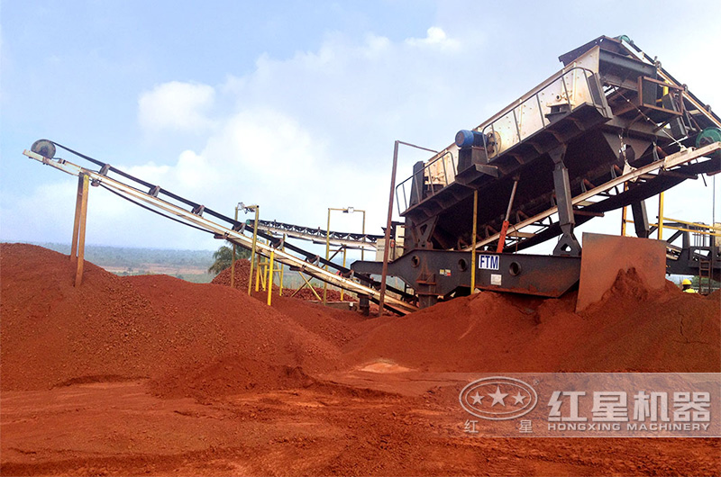 移動式廢舊紅磚粉碎機現(xiàn)場 移動式廢舊紅磚粉碎機現(xiàn)場