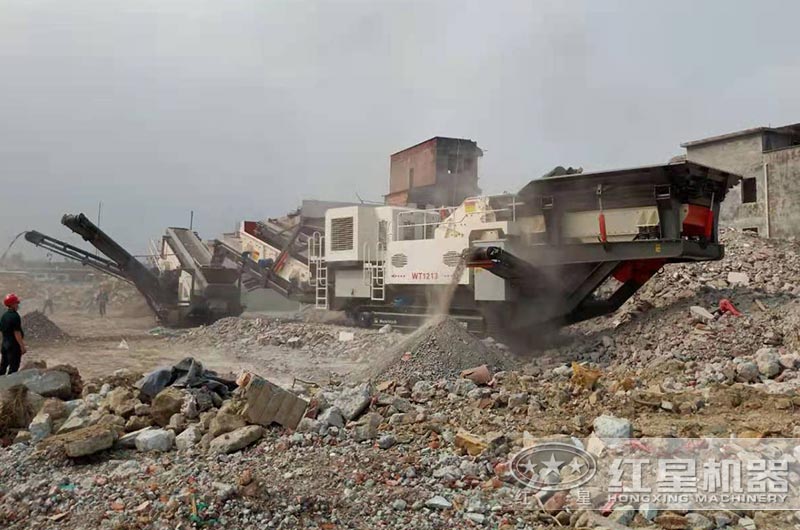 移動破碎機建筑垃圾破碎現(xiàn)場 移動破碎機建筑垃圾破碎現(xiàn)場