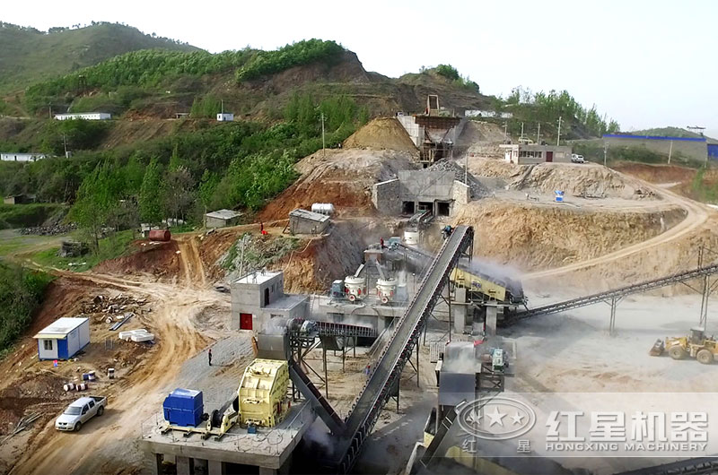 用戶石料生產(chǎn)現(xiàn)場，投資200萬輕松選擇多種型號設(shè)備