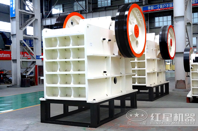 HD德版鄂破采用鍛造主軸，承載破碎力更大