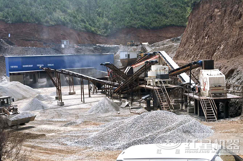 制砂設備生產(chǎn)現(xiàn)場，反擊破搭配制砂機，破碎軟料